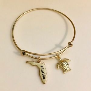 Gold Florida bangle with sea turtle